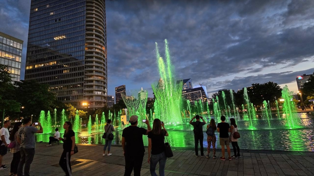Klyde Warren Park Is the Free Green Space Klyde-Warren-Park-Dallas